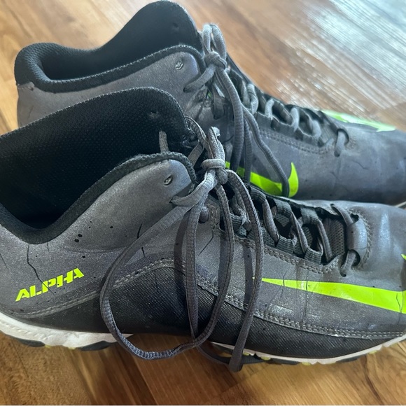 Nike cleats. Size 9. Great condition! Smoke free home. - Picture 5 of 6